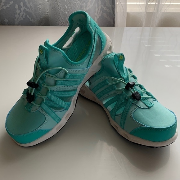 Columbia Other - COLUMBIA Youth Okolona Size 4